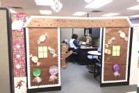 Latest Christmas Office Decoration Ideas You Should Try 40