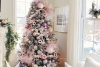 Marvelous Christmas Decoration For Your Interior Design 25