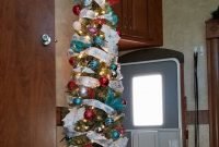 Most Inspiring Holiday Decoration Ideas For Your RV 31