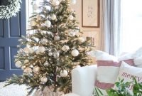 Outstanding Christmas Decorated For Living Room To Inspire 22