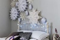 Simple Ways To Create A Christmas Wonderland In Your Bedroom 40