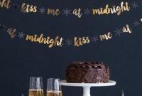 Stylish New Years Eve Table Decoration Ideas For NYE Party 15