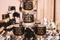 Stylish New Years Eve Table Decoration Ideas For NYE Party 16