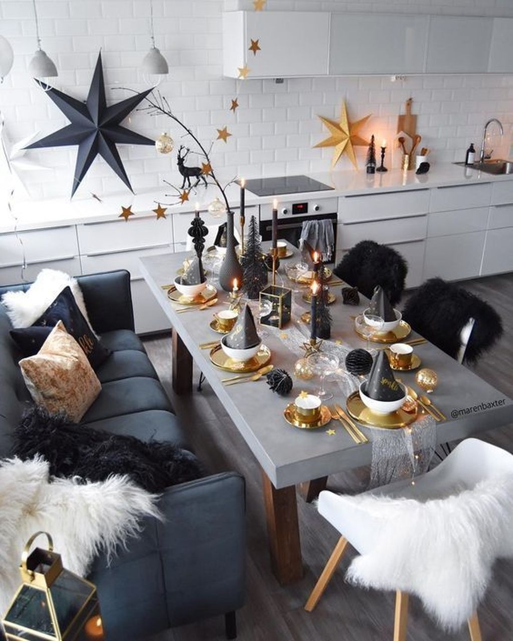 Stylish New Years Eve Table Decoration Ideas For NYE Party 52