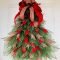 Welcoming Country Christmas Wreath Ideas For Your Front Door 04