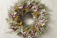 Welcoming Country Christmas Wreath Ideas For Your Front Door 14