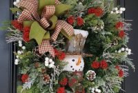 Welcoming Country Christmas Wreath Ideas For Your Front Door 16