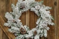 Welcoming Country Christmas Wreath Ideas For Your Front Door 28