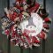 Welcoming Country Christmas Wreath Ideas For Your Front Door 41