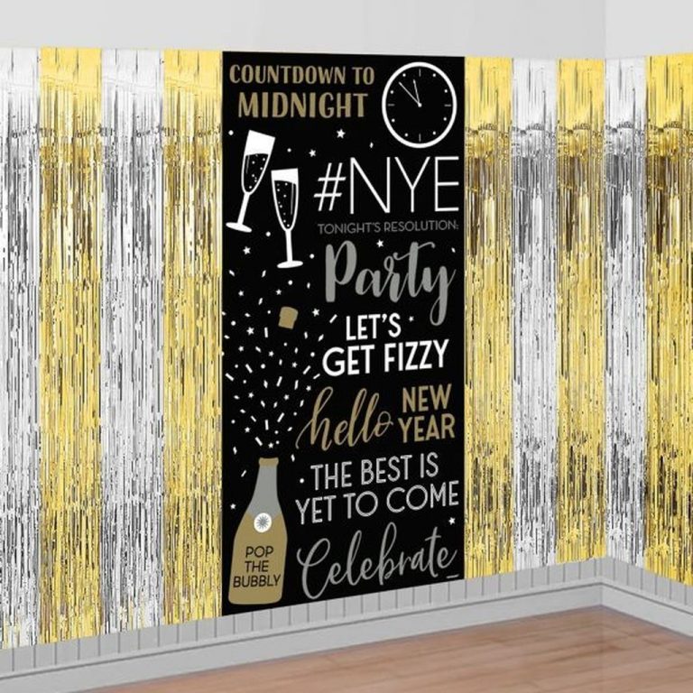 30+ Wonderful Black And Gold New Years Eve Party Decoration Ideas