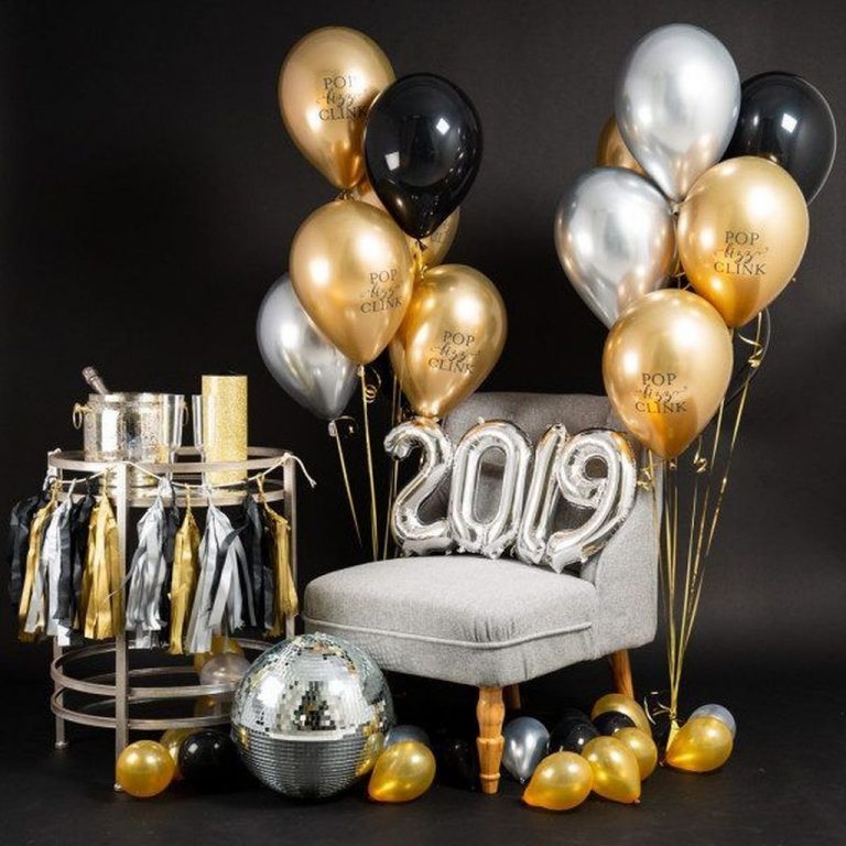 30+ Wonderful Black And Gold New Years Eve Party Decoration Ideas