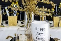 Wonderful Black And Gold New Years Eve Party Decoration Ideas 54