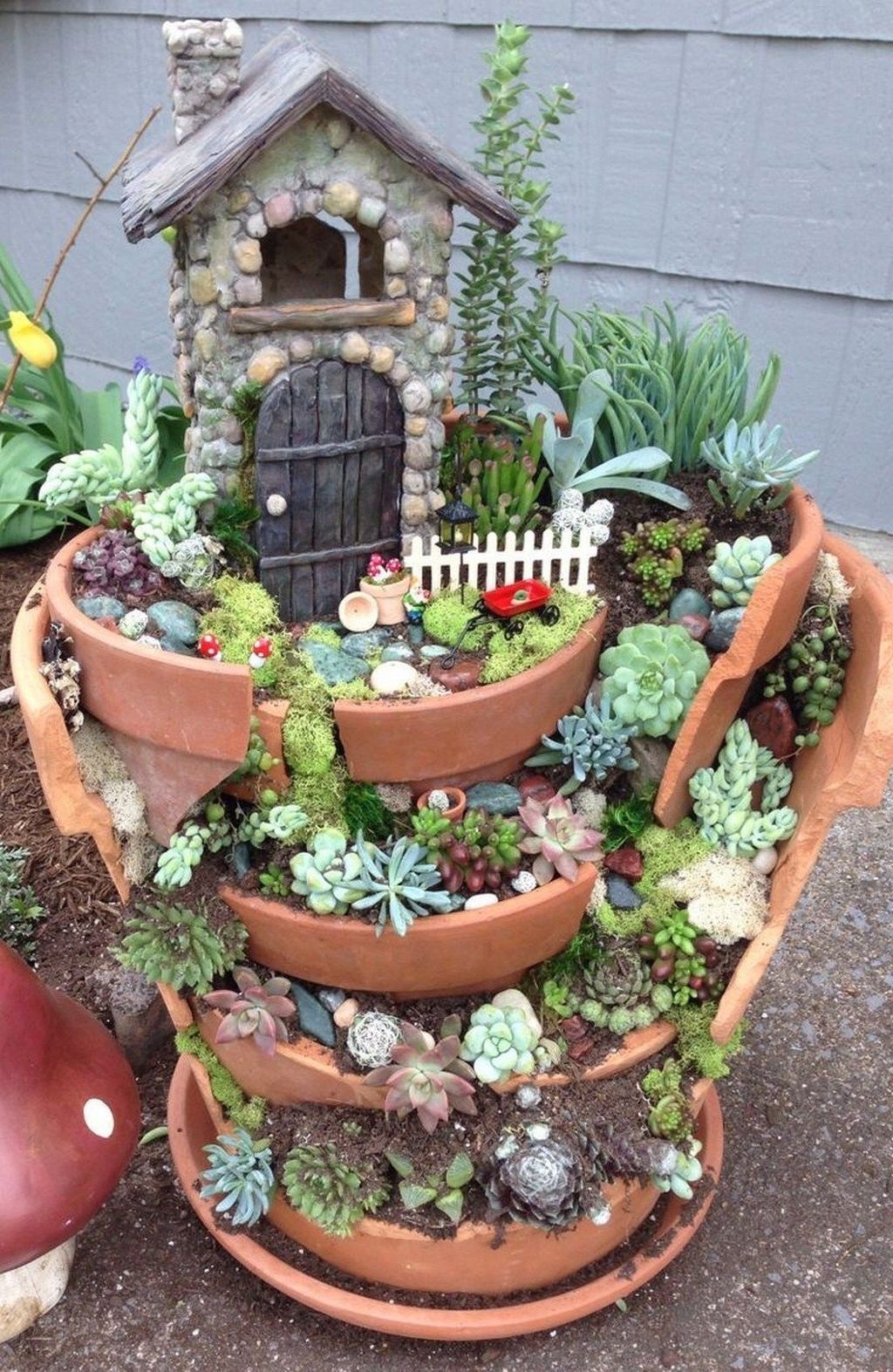 Awesome Succulent Garden Ideas In Your Backyard 05
