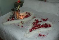 Beautiful And Romantic Valentine’s Day Bedroom Design Ideas 02