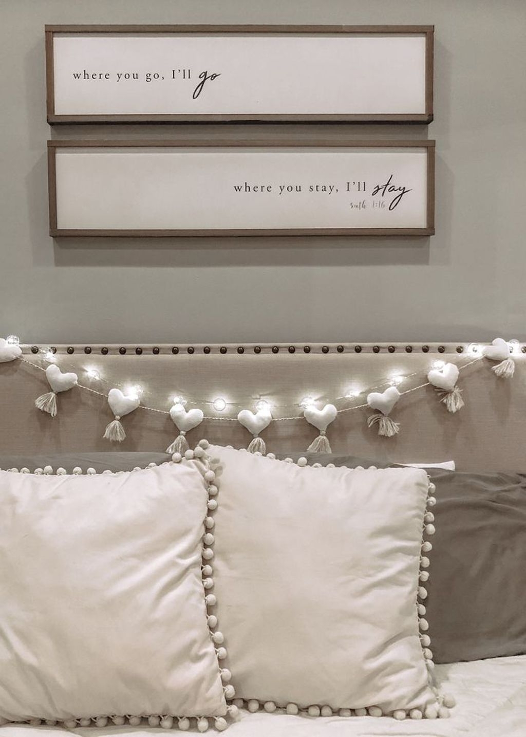 Beautiful And Romantic Valentine’s Day Bedroom Design Ideas 19