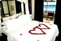 Beautiful And Romantic Valentine’s Day Bedroom Design Ideas 35