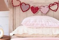 Beautiful And Romantic Valentine’s Day Bedroom Design Ideas 41