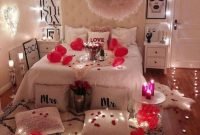 Beautiful And Romantic Valentine’s Day Bedroom Design Ideas 42