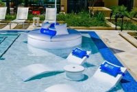 Comfy Pool Seating Ideas For Your Outdoor Decoration 36