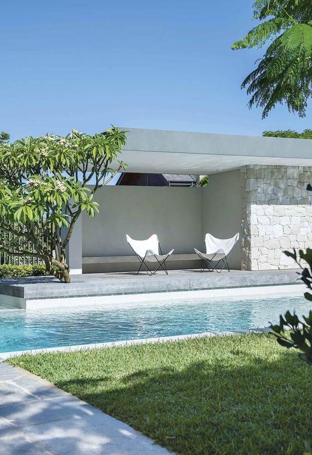 Comfy Pool Seating Ideas For Your Outdoor Decoration 39
