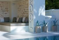 Comfy Pool Seating Ideas For Your Outdoor Decoration 48