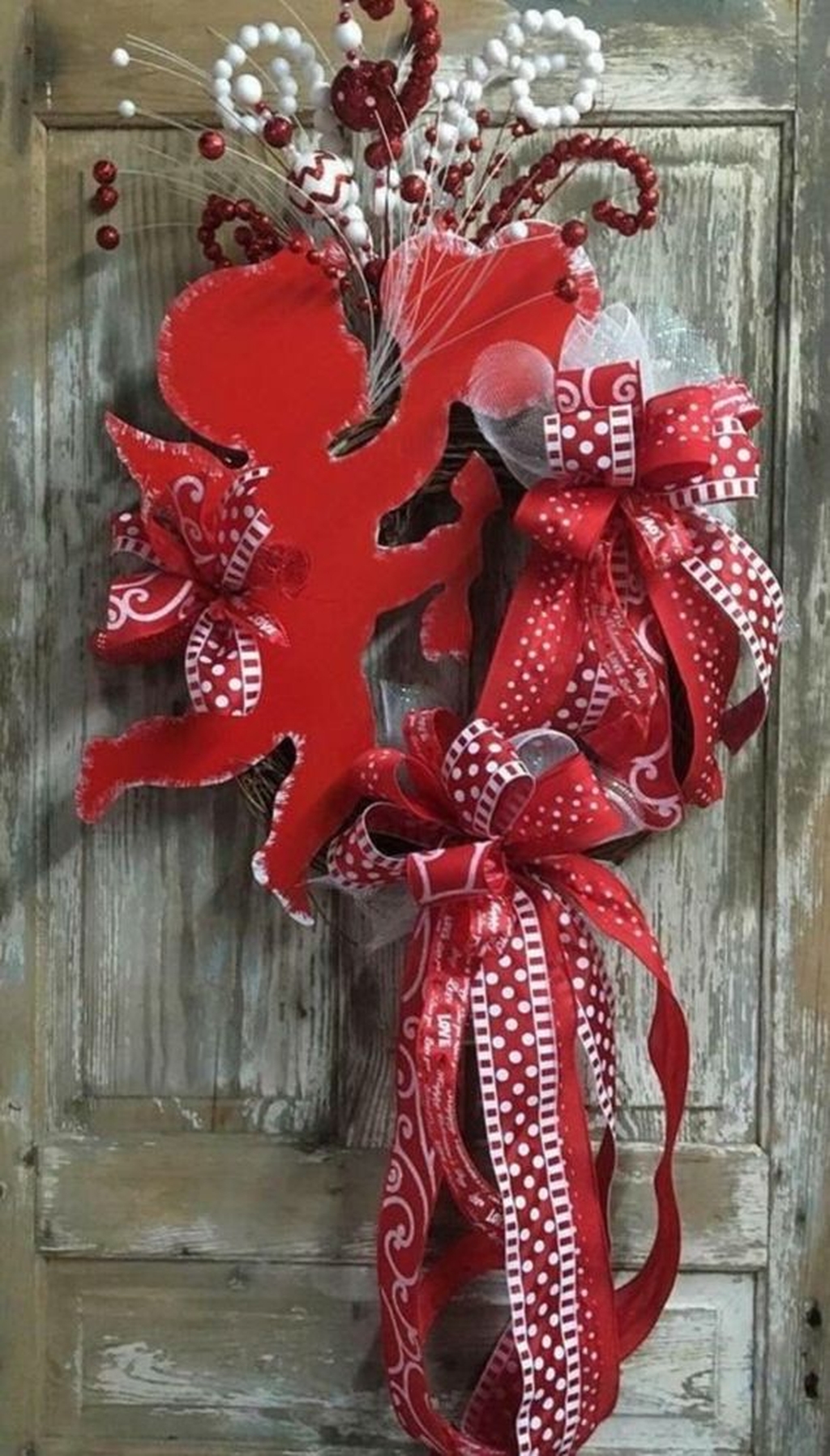 Cute Valentine Door Decorations Ideas To Spread The Seasons Greetings 10