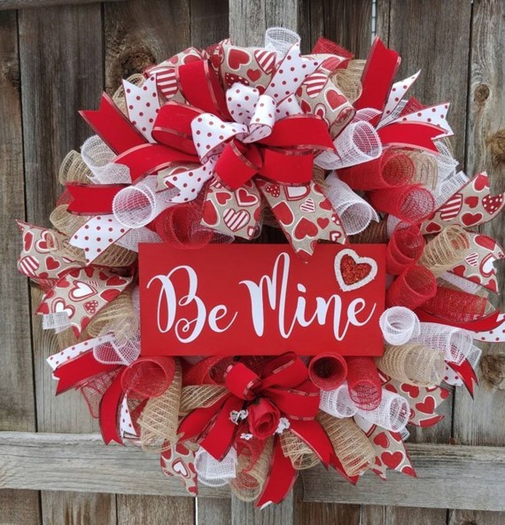 Cute Valentine Door Decorations Ideas To Spread The Seasons Greetings 13
