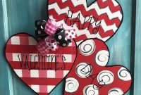 Cute Valentine Door Decorations Ideas To Spread The Seasons Greetings 17