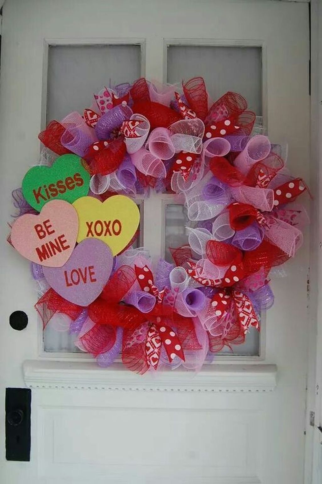 Cute Valentine Door Decorations Ideas To Spread The Seasons Greetings 23