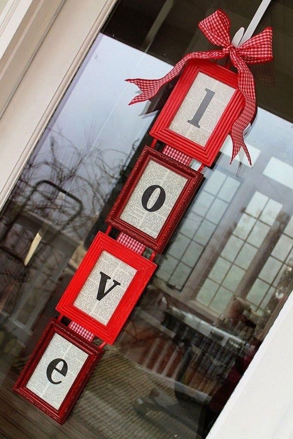 Cute Valentine Door Decorations Ideas To Spread The Seasons Greetings 25
