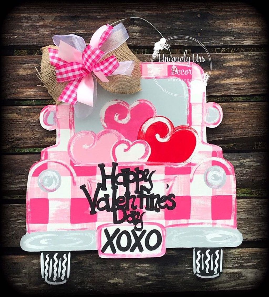 Cute Valentine Door Decorations Ideas To Spread The Seasons Greetings 30