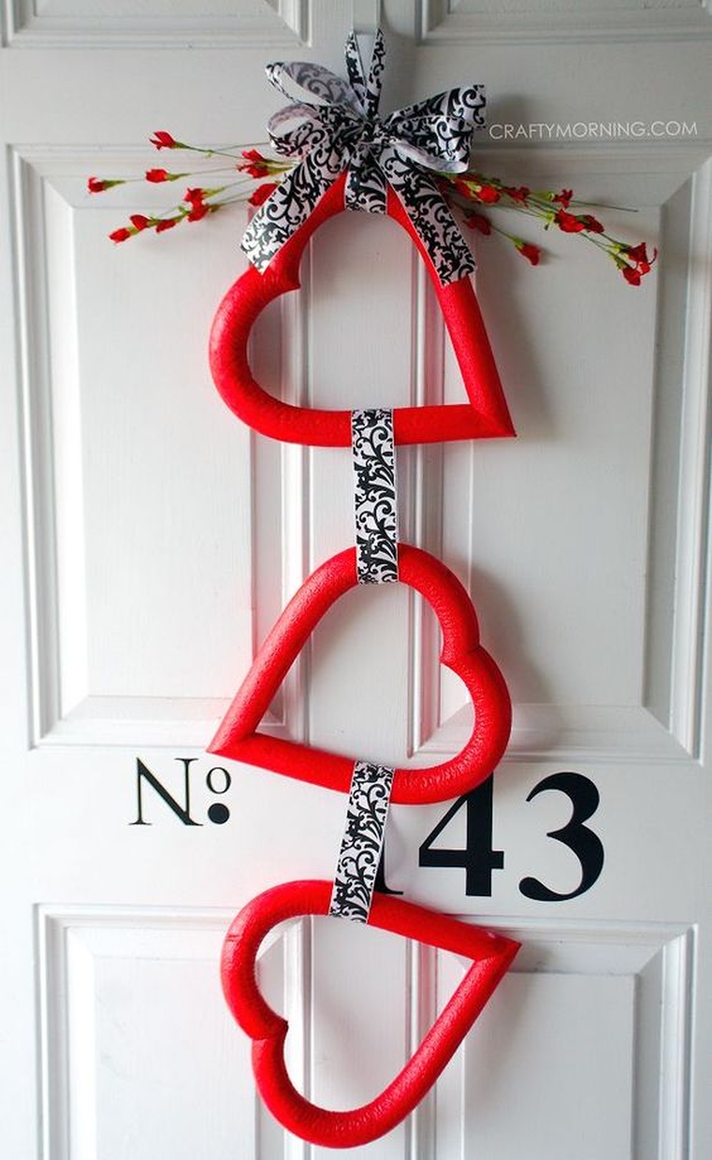 Cute Valentine Door Decorations Ideas To Spread The Seasons Greetings 36