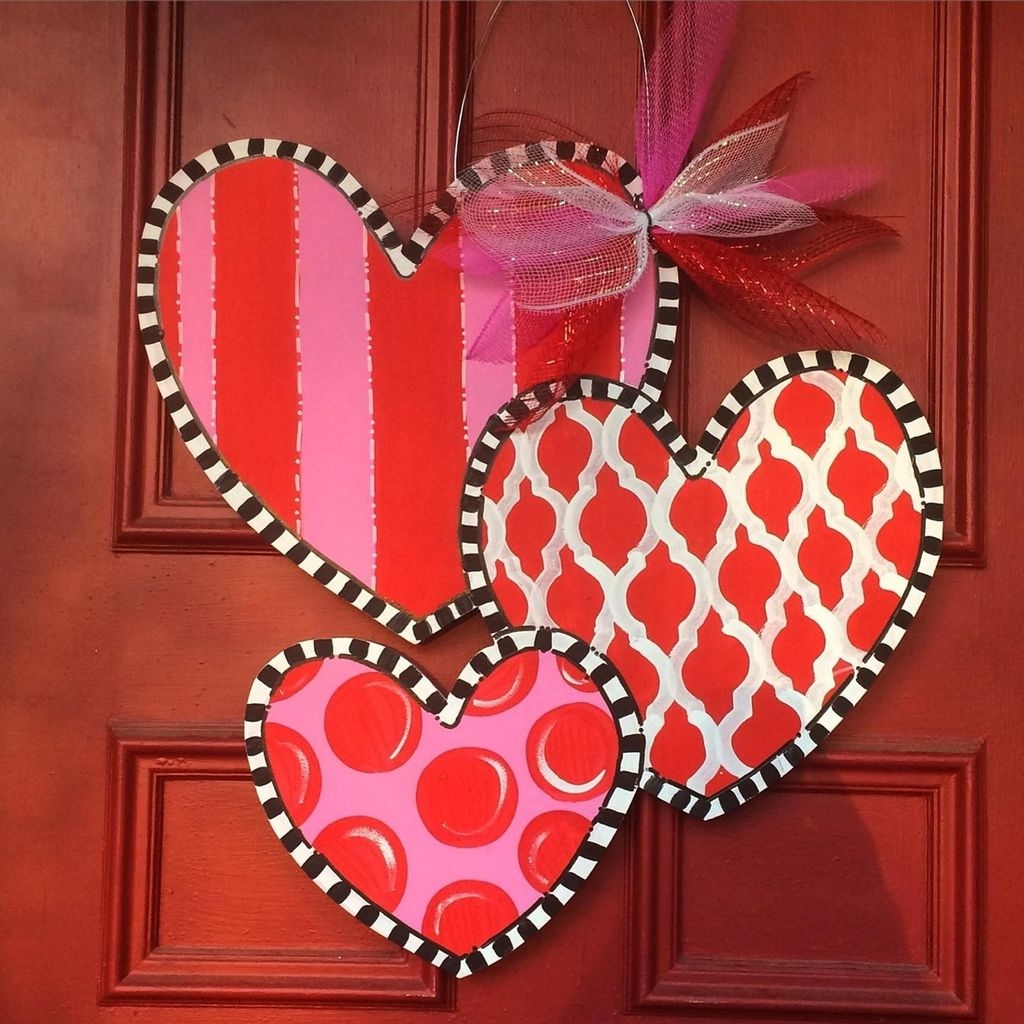 Cute Valentine Door Decorations Ideas To Spread The Seasons Greetings 37