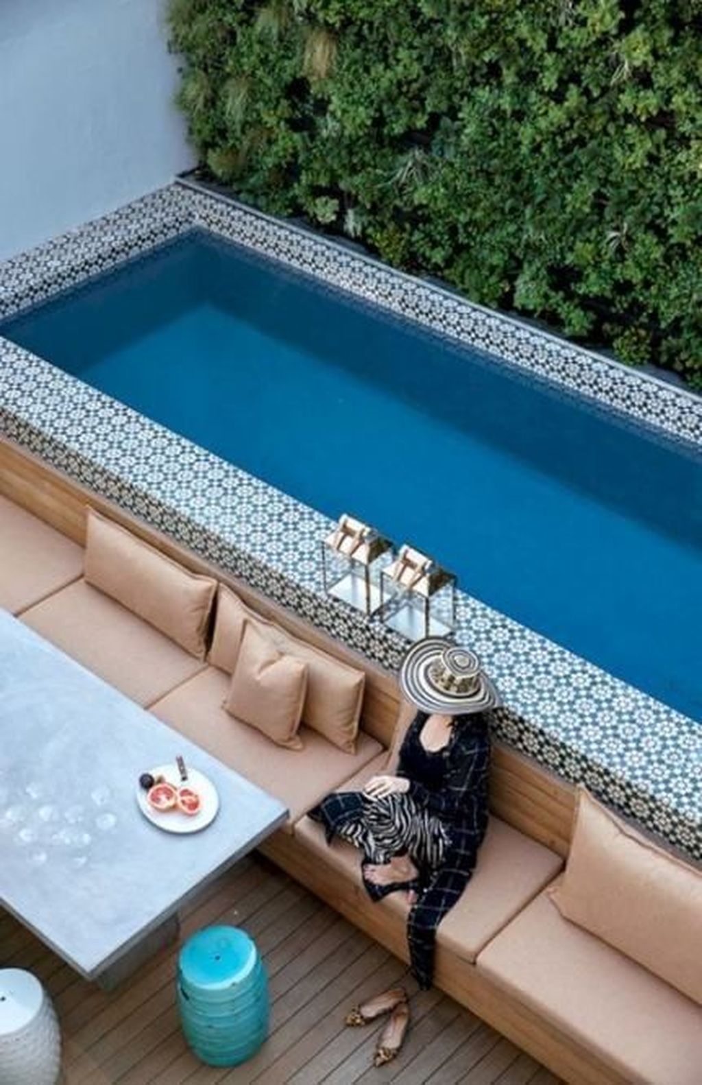Extraordinary Small Pool Design Ideas For Small Backyard 18