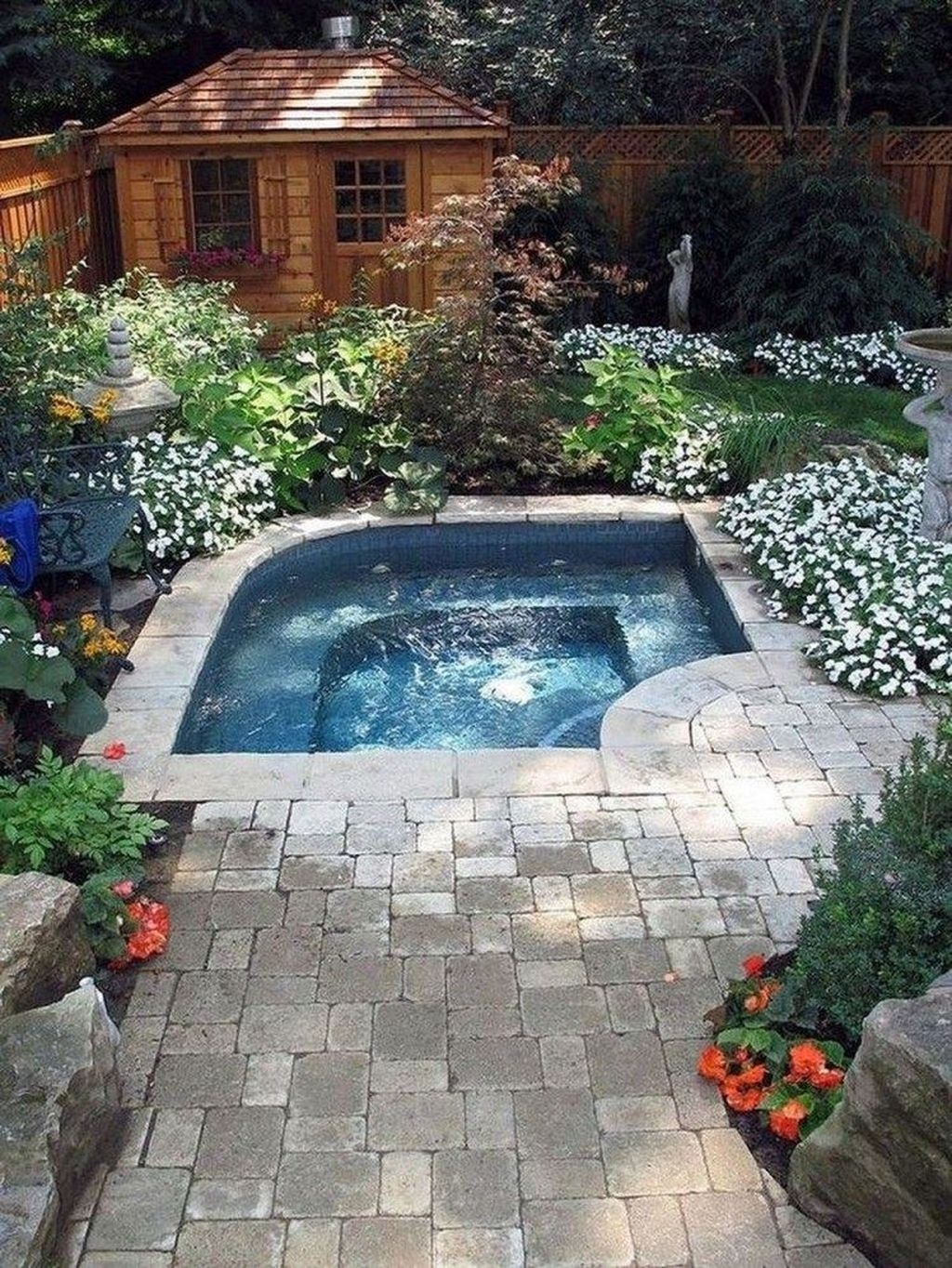 Extraordinary Small Pool Design Ideas For Small Backyard 20
