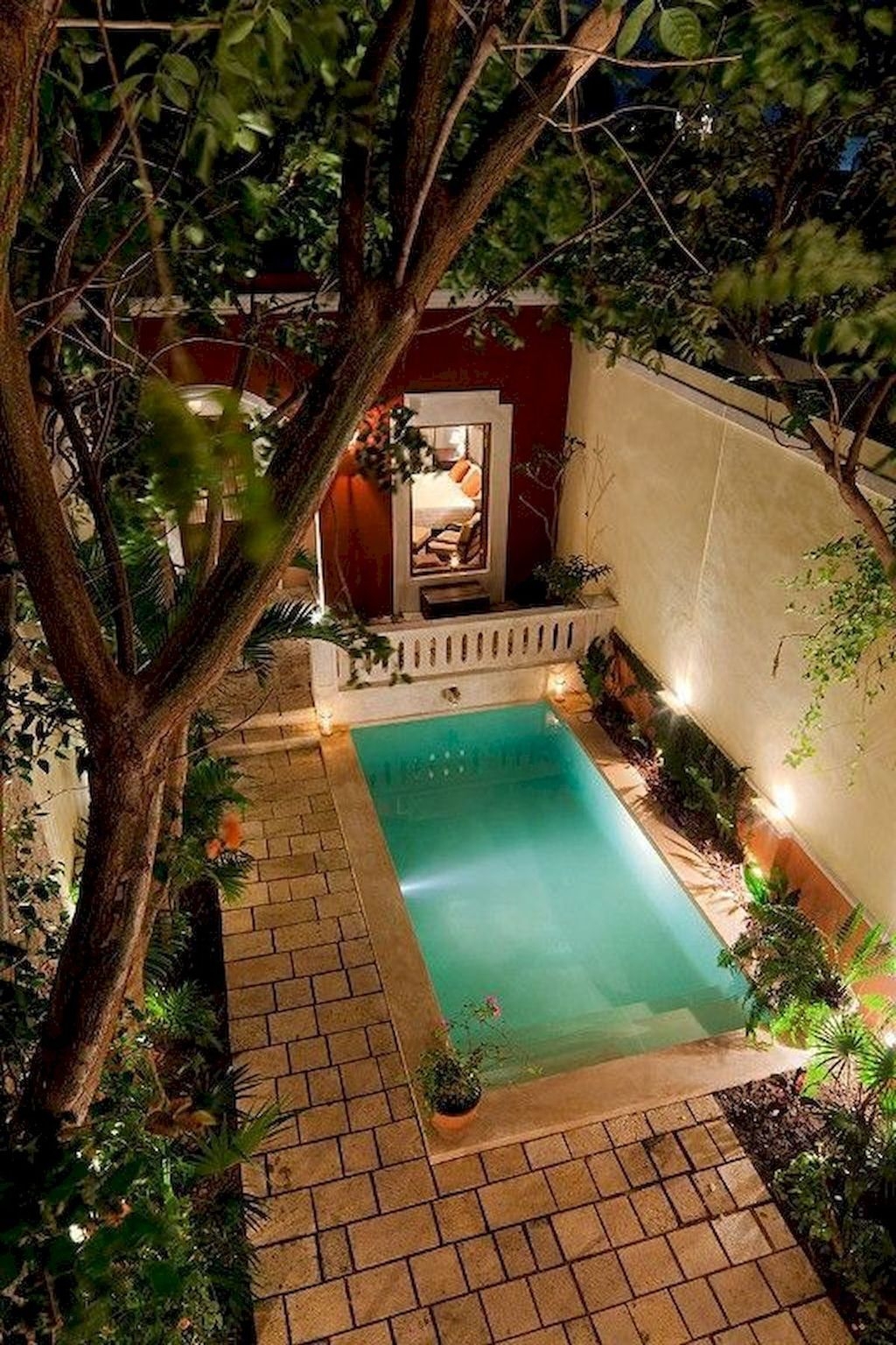 Extraordinary Small Pool Design Ideas For Small Backyard 33