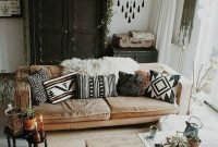 Gorgeous Bohemian Farmhouse Decorating Ideas For Your Living Room 25