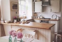 Gorgeous Small Kitchen Design Ideas For Your Small Home 28