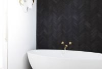 Impressive Black Floor Tiles Design Ideas For Modern Bathroom 34