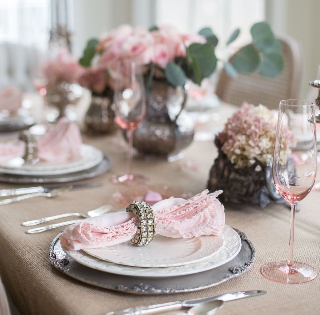 Most Inspiring Valentine’s Day Simple Table Decoration Ideas 01