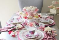 Most Inspiring Valentine’s Day Simple Table Decoration Ideas 15
