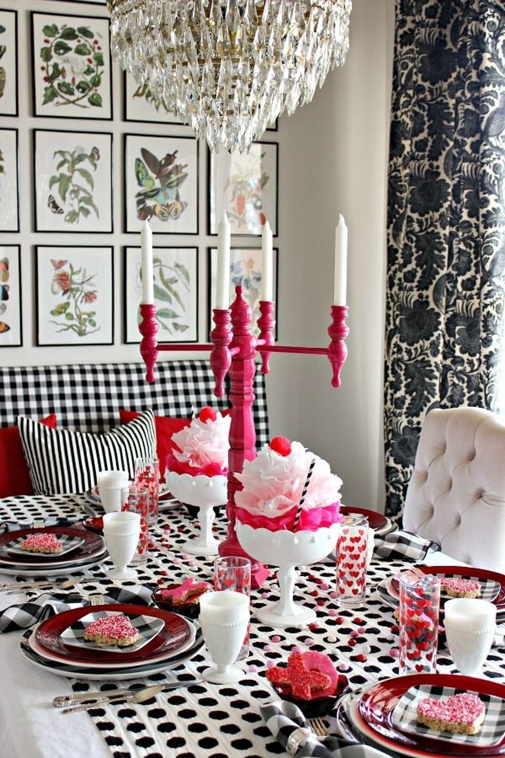 Most Inspiring Valentine’s Day Simple Table Decoration Ideas 19