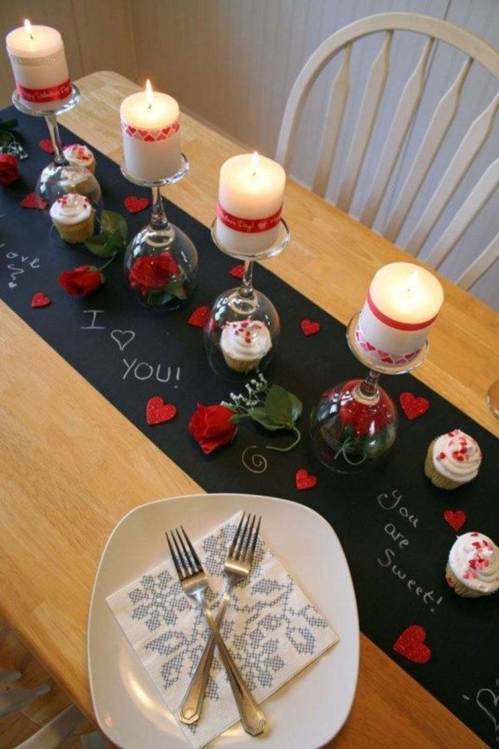 Most Inspiring Valentine’s Day Simple Table Decoration Ideas 23