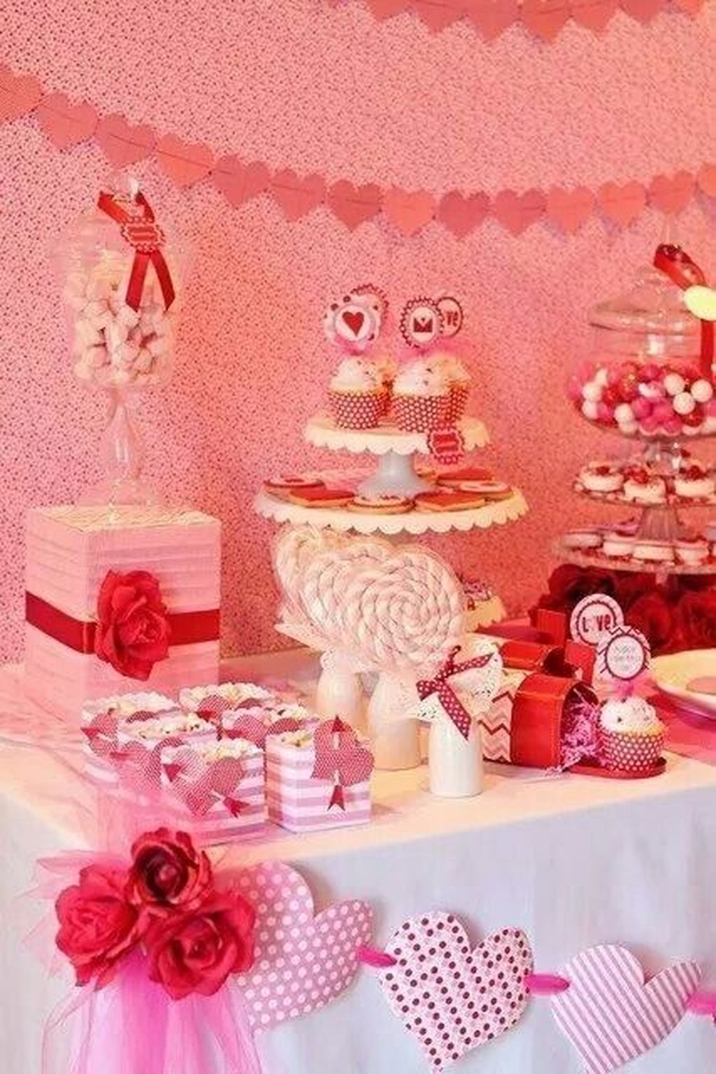 Most Inspiring Valentine’s Day Simple Table Decoration Ideas 25