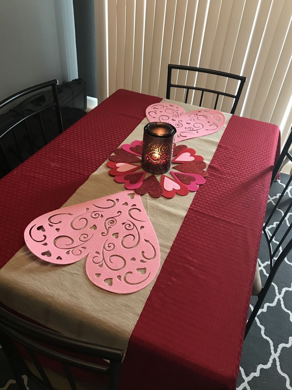 Most Inspiring Valentine’s Day Simple Table Decoration Ideas 44