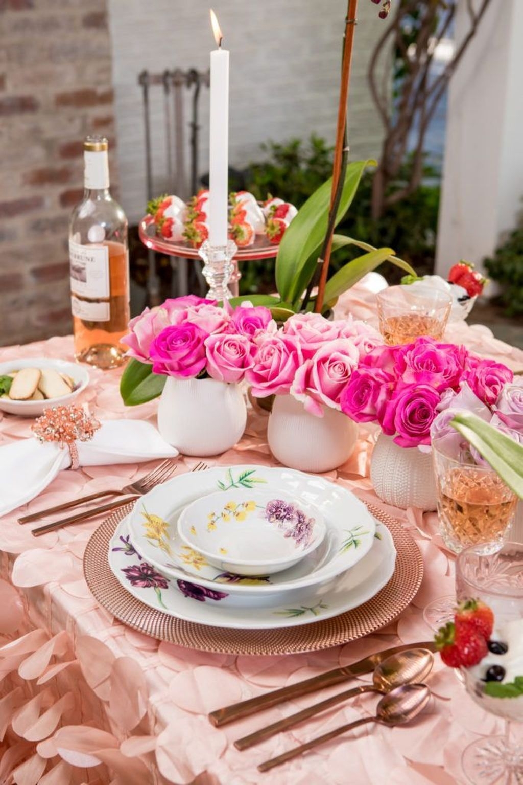Perfect Valentine’s Day Romantic Dining Table Decor Ideas For Two People 16