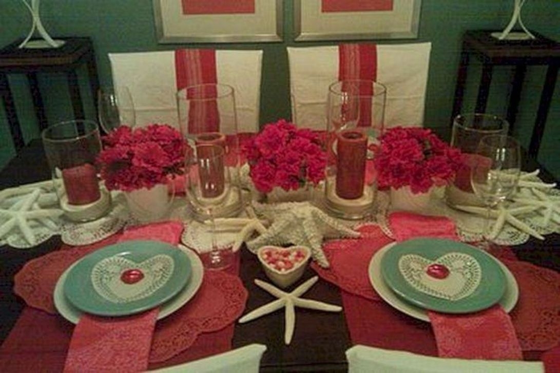 Perfect Valentine’s Day Romantic Dining Table Decor Ideas For Two People 42
