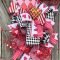 Pretty Valentines Day Wreath Ideas To Decorate Your Door 15