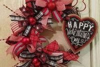Pretty Valentines Day Wreath Ideas To Decorate Your Door 43
