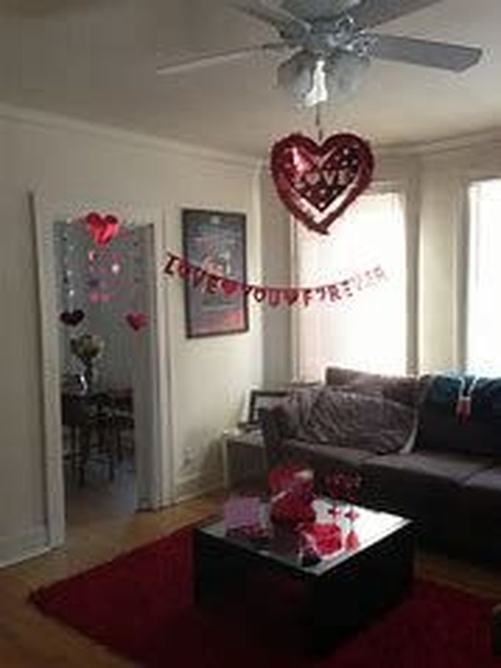 Romantic Valentine Decoration Ideas For Your Living Room 15